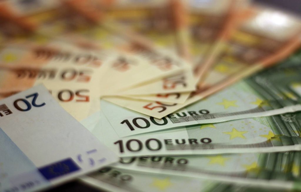Tarif de 500 eurozi sau 500 eurolună